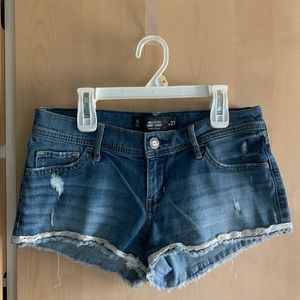 HOLLISTER low-rise denim short shorts